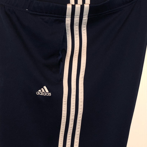 💙Adidas Navy Blue 3/4 Climate Capris💙 - Picture 8 of 8